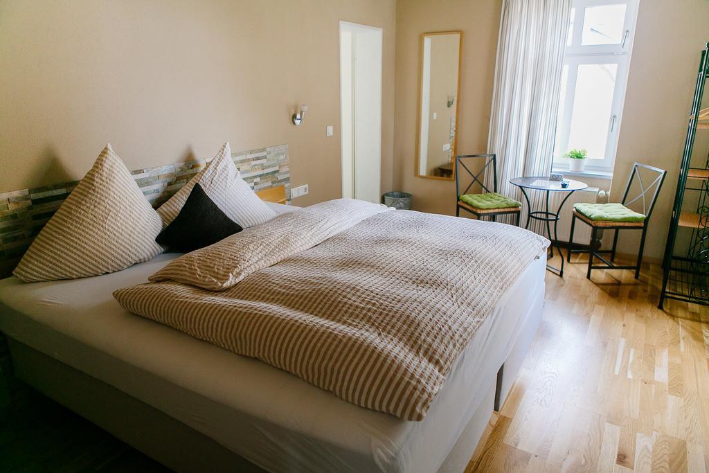 Landhotel Airport-Inn Лаутценхаузен Экстерьер фото
