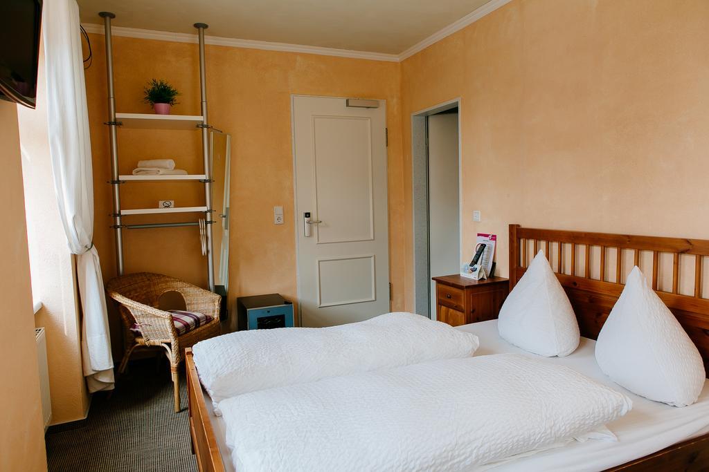 Landhotel Airport-Inn Лаутценхаузен Экстерьер фото